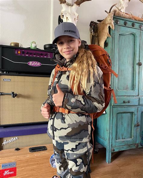 208 custom calls - Home | Facebook