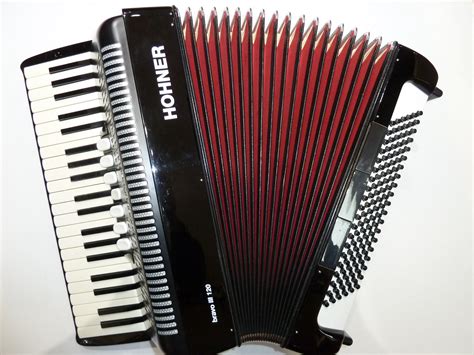 Hohner Bravo Iii 120 Bass Accordion