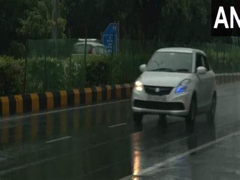 Heavy Rainfall Thunderstorm Lash Parts Of Delhi Ncr Brings Respite