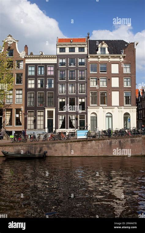 Canal houses in Amsterdam, Holland, the Netherlands Stock Photo - Alamy