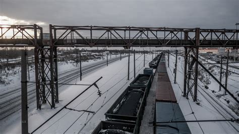 E U Leaders Weigh A Ban On Russian Coal The New York Times