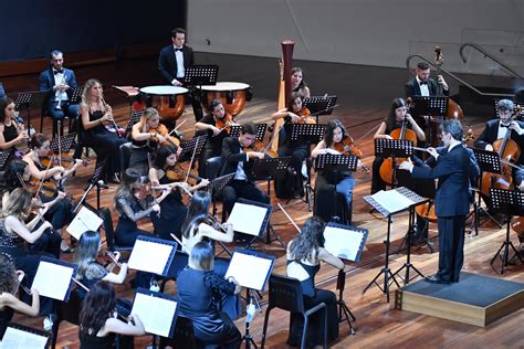 Al Ravello Festival Il Violino Di Laura Marzadori Con La Filarmonica Di