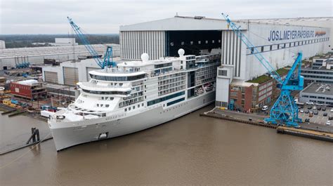 Silver Nova Wurde Auf Der Meyer Werft In Papenburg Ausgedockt