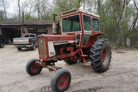 1964 International 706 Tractor With Hiniker Cab International 706 Ag