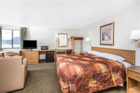 Super 8 by Wyndham Ketchikan | Ketchikan, AK Hotels