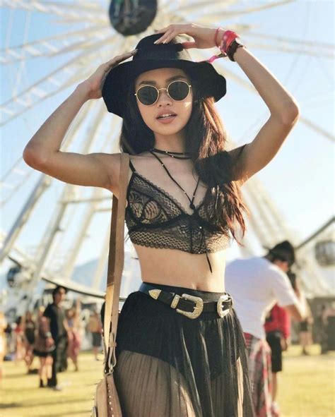 The 23 Best Celebrity Coachella Outfits in History Vêtements