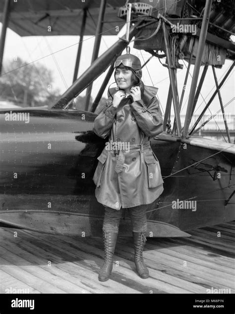 1920s Female Aviator Aviatrix Leather Coat Cap With Goggles And Lace Up