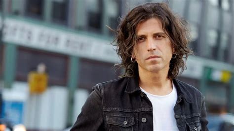 rulo  la contrabanda historia de  rockero basado en hechos reales