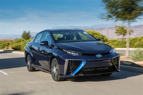 Toyota Mirai Photos And Specs Photo Toyota Mirai Modern Big And