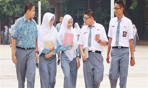 Sistem Zonasi Peserta Didik Baru Ortu Siswa Mengeluh Sekolah Malah