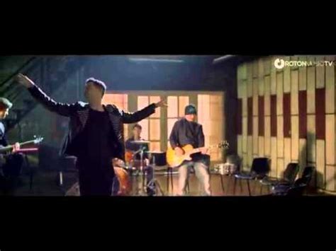 Akcent Lacrimi Curg Official Music Video YouTube