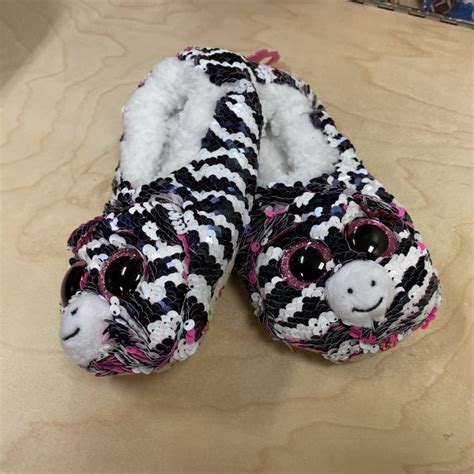 Monkey Slippers - Oam Studios Art Academy