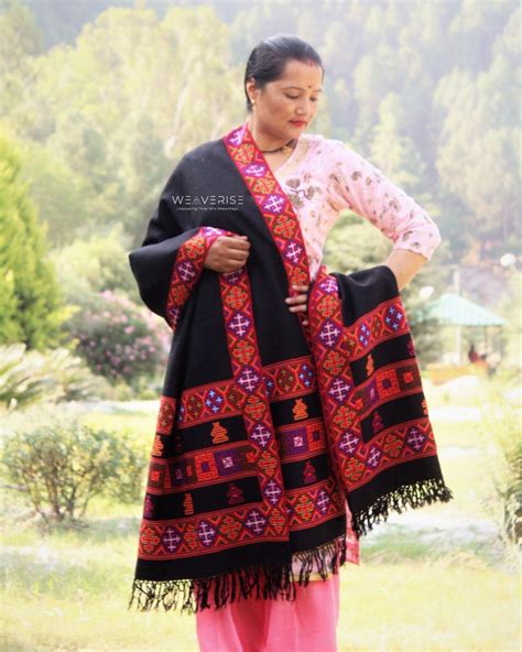 Kinnauri Woolen Shawl Timeless Elegance For Women HimalayanKraft