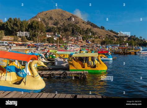 Strand Von Copacabana Titicacasee Anden Mountains Department La Paz