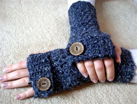 38 Colorful Fingerless Gloves Crochet Patterns - Patterns Hub