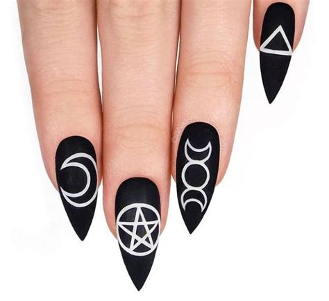 19 ideas para que tus uñas luzcan horriblemente hermosas para Halloween