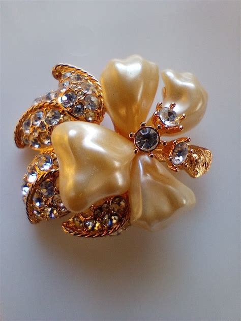 Nolan Miller Vintage Brooch Gem