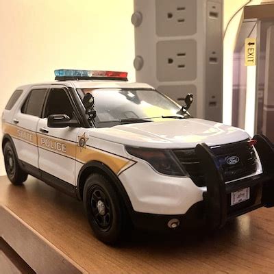 1/18 Scale Illinois State Police Die Cast Model Police Car Replica With ...