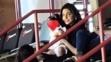 Viral Anushka Sharma And Daughter Vamika Clicked Cheering For Virat