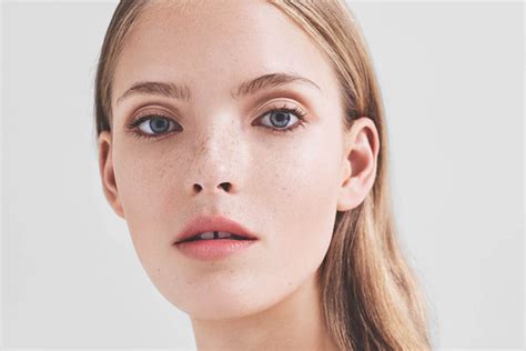 Four Minimal Must Have Makeup Looks Wsj