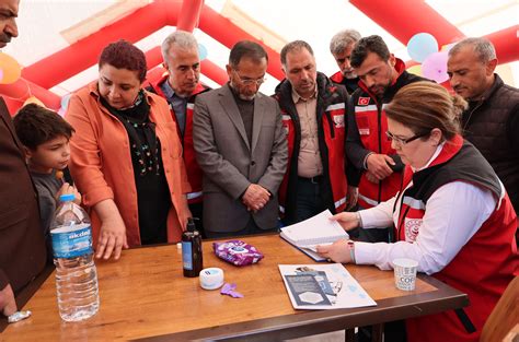 Bakanimiz Derya Yanik Adiyamanda Cadir Kentteki Kadin Kooperatifi Is