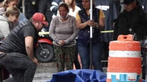 Familia Le Llora Al Cadáver De Un Ladrón Abatido Por Un Policía Tras Un Asalto En Cdmx Foto