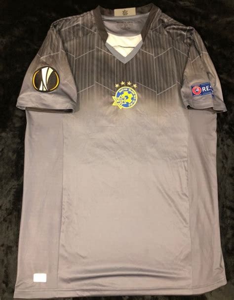 Maccabi Tel Aviv 2017 18 GK 4 Kit