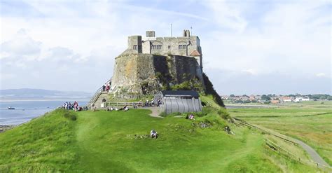 Lindisfarne Castle – Arts And Crafts Tours