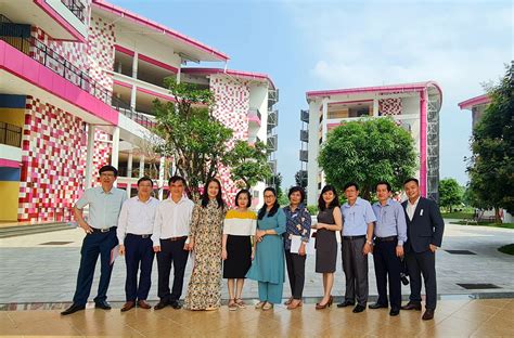 Th School Welcomes Principals From Vinh City To Visit And Exchange