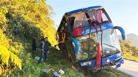 Bus Se Encuneta Y Deja 9 Muertos En La Ruta Cochabamba Santa Cruz Anf