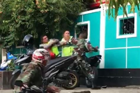 Viral Tni Vs Polisi Baku Hantam Di Ambon Penyebabnya Sepele