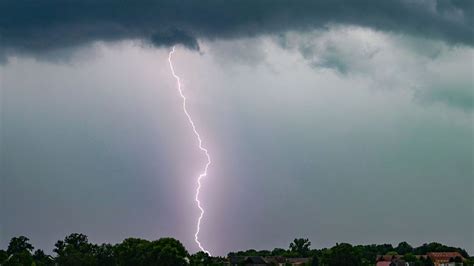 Gewitter Mit Unwetter Potenzial In Der Neuen Woche