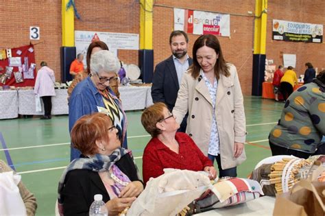 El Xxii Encuentro De Encajeras Congrega A Cerca De Personas En El