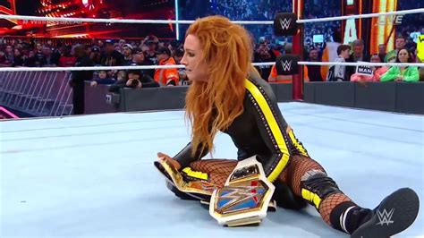 Fans Claim Becky Lynch S WrestleMania 35 Ending Was Botched As She