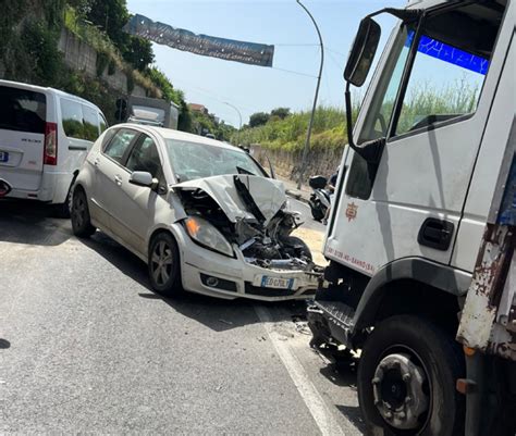 Via Castellammare Frontale Tra Auto E Camion Stabia News