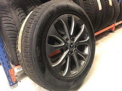 ORIGINAL MERCEDES GLC 18 NOVE PIRELLI ZIMSKE GUME MO