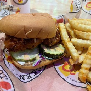 DAVES HOT CHICKEN Updated November 2024 212 Photos 224 Reviews 222 S Citrus Street