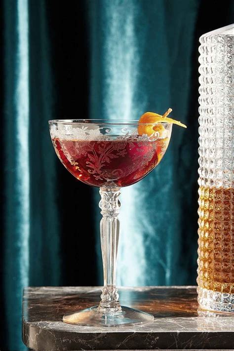 11 Best Sweet Vermouth Cocktails (Easy Vermouth Drinks) - IzzyCooking