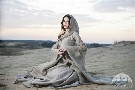 Pin by KingsDaughter on Fantasy | Fantasy dress, Medieval costume ...