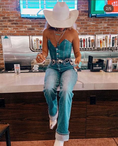 Pin By Diana On Cowgirl Ily🍻 Nashville Outfits Country Outfits