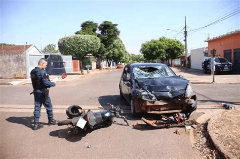 Assaltantes S O Atropelados Por Motorista De Aplicativo Ap S Roubo A