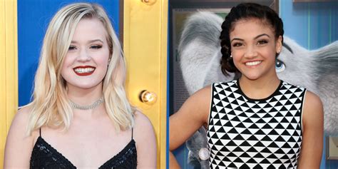 Dwts Champ Laurie Hernandez Cant Hide Her Energy At ‘sing Premiere