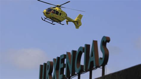 Evacúan en helicóptero a un hombre herido de consideración en un