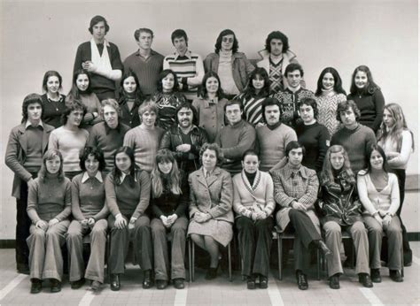 Photo de classe Terminale D4 de 1973 Lycée Saint exupéry Copains d avant