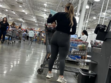 Super Thick Latina In Grey Leggings Forum