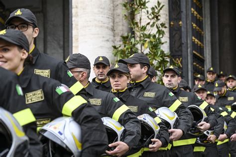 Il Cardinale Zuppi Celebra La Messa Per I Vigili Del Fuoco Le Foto