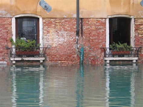 Acqua Alta: The Periodic Flooding of Venice and Chioggia | Amusing Planet