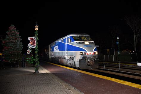 Itasca Christmas Metra F Phi Leads A Outbound Train In Flickr