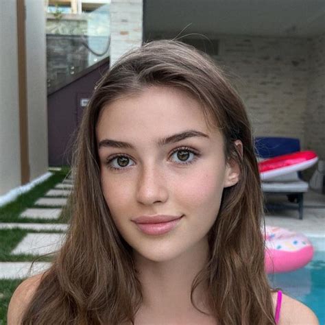 Olivia Cláudia Motta Casta on Instagram Pretty selfies Model