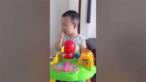 吃个奶片，戏真多啊😂😂😂郑羽硕 人类幼崽迷惑行为大赏 Youtube